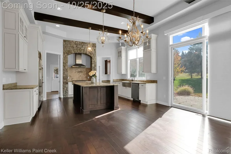 2821 Addison Circle S, Oakland Charter Township, MI 48306, Rochester, Michigan, United States. - Photo 11