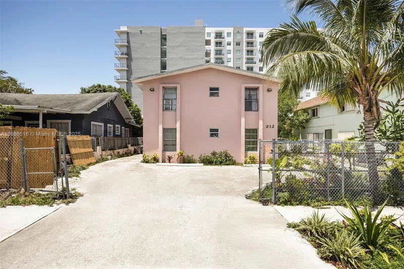 212 NW 7th Ave, Miami, Florida, United States. - Photo 2