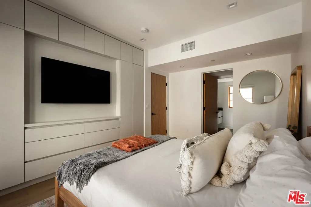 1033 N Vista Street D, Los Angeles, California, United States. - Photo 13