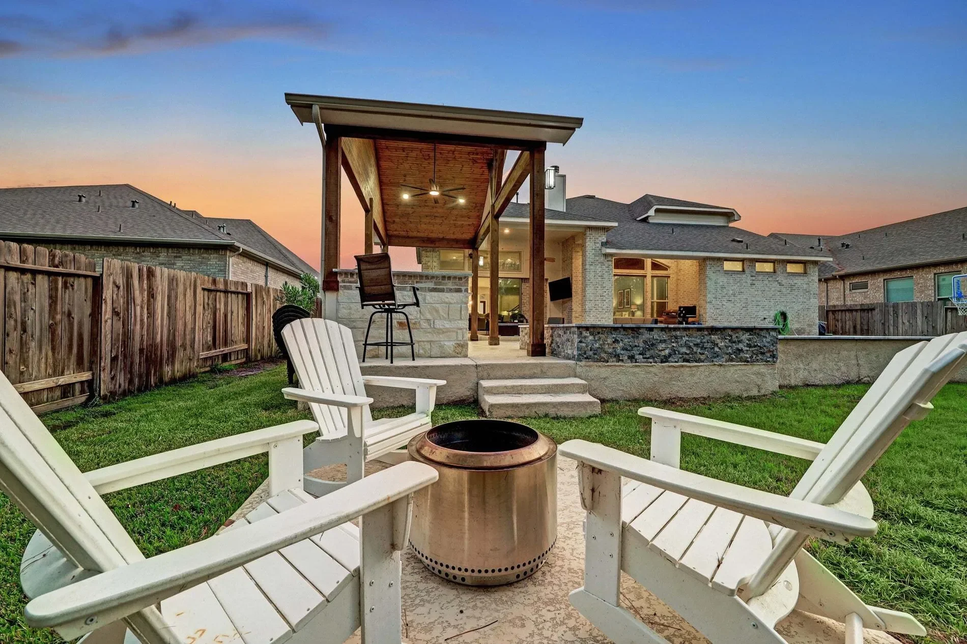 Exterior photo 10