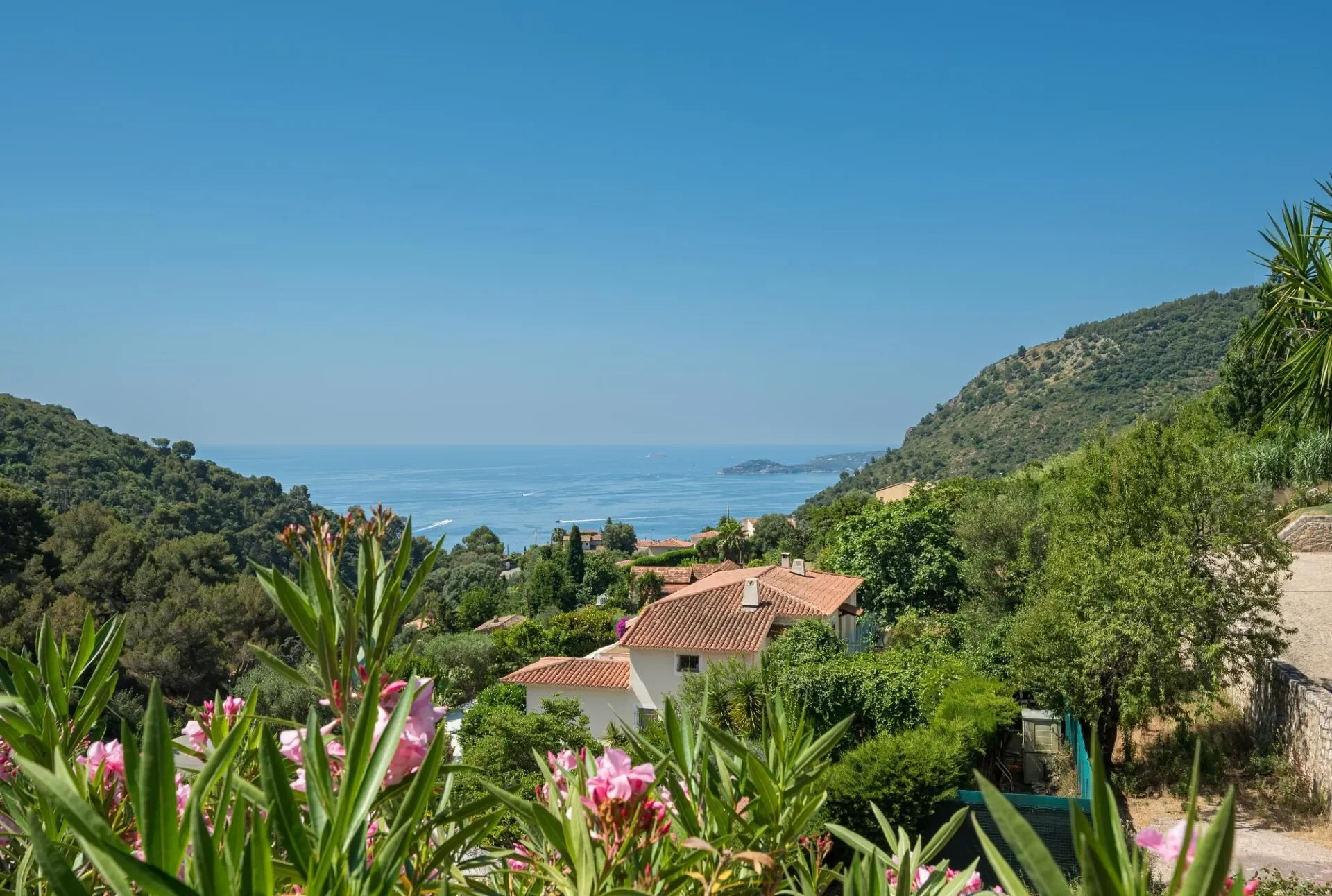 Èze, Provence-Alpes-Côte d'Azur, France. - Photo 4