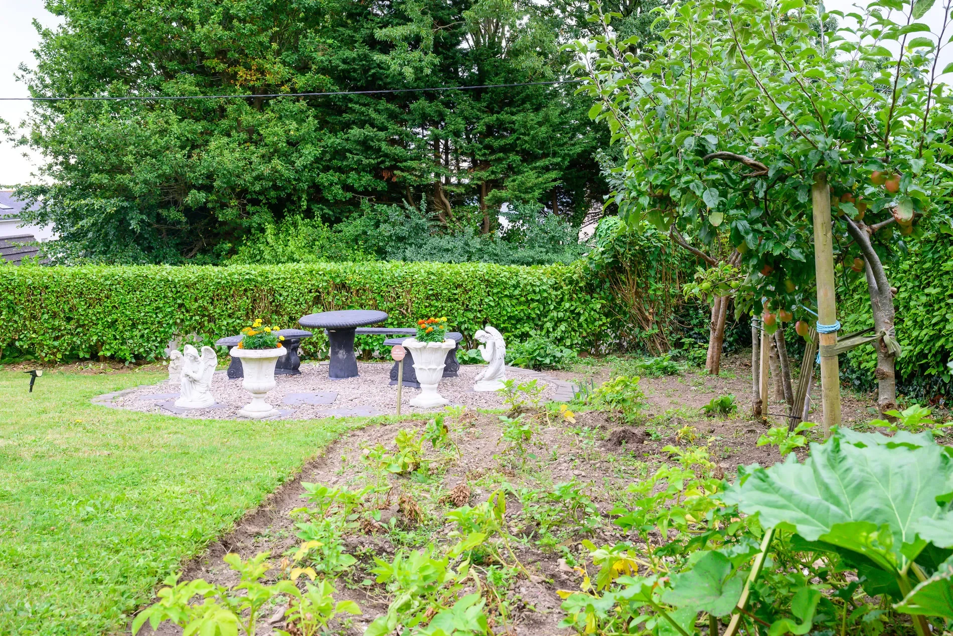 Exterior photo 5
