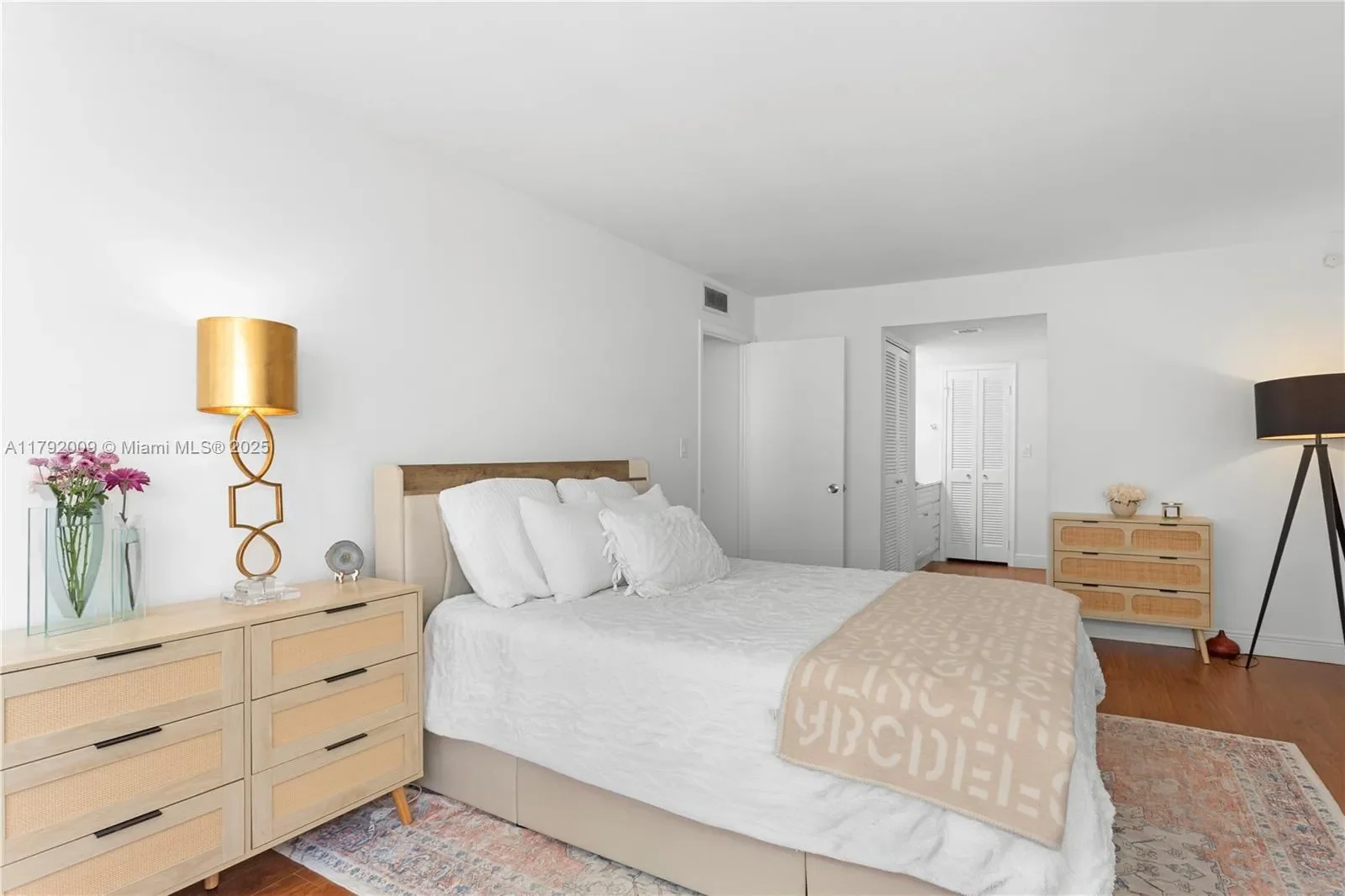 11 Island Ave, Miami Beach, Florida, United States. - Photo 2