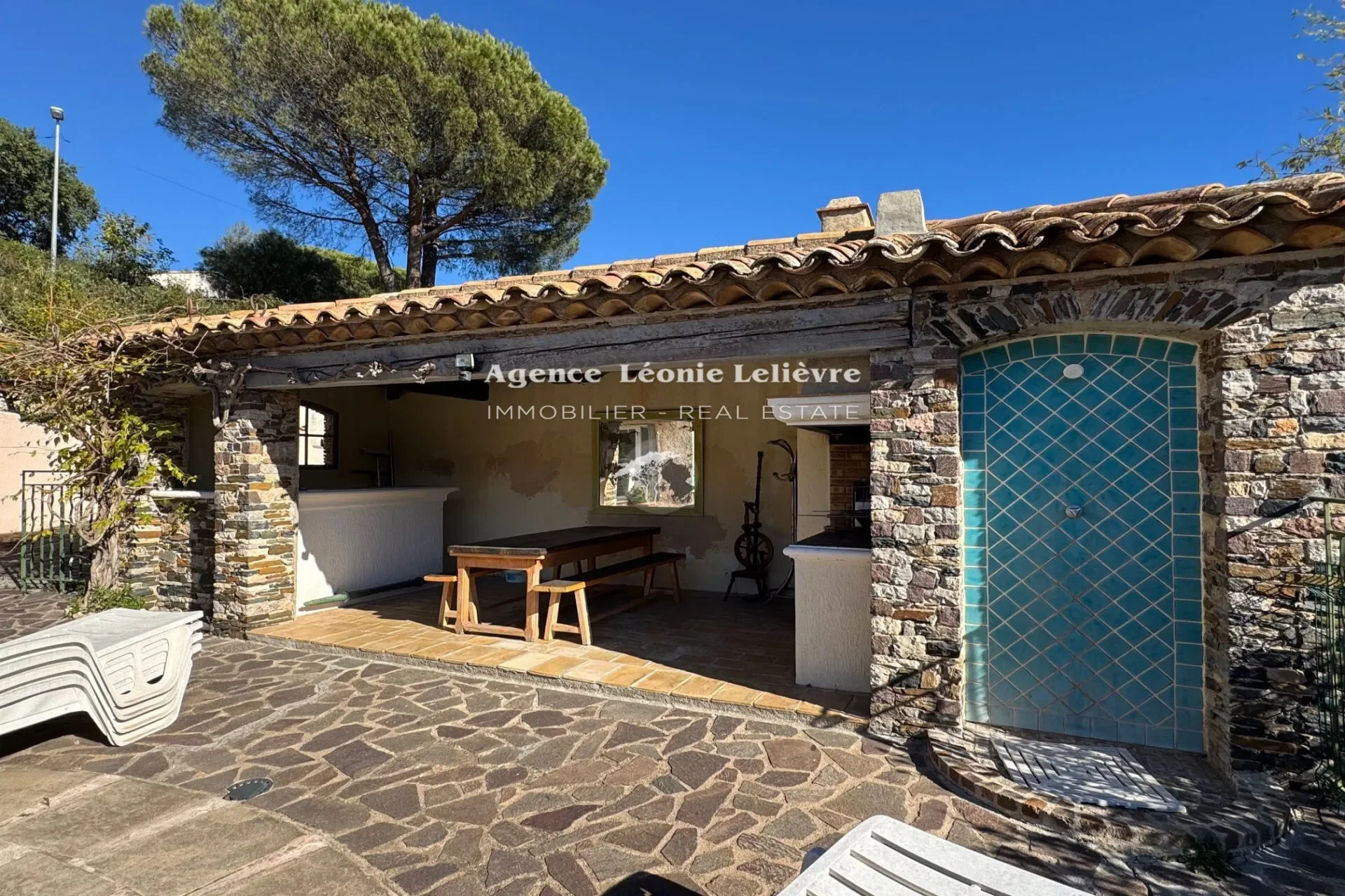 Roquebrune-sur-Argens, Provence-Alpes-Côte d'Azur, France. - Photo 4
