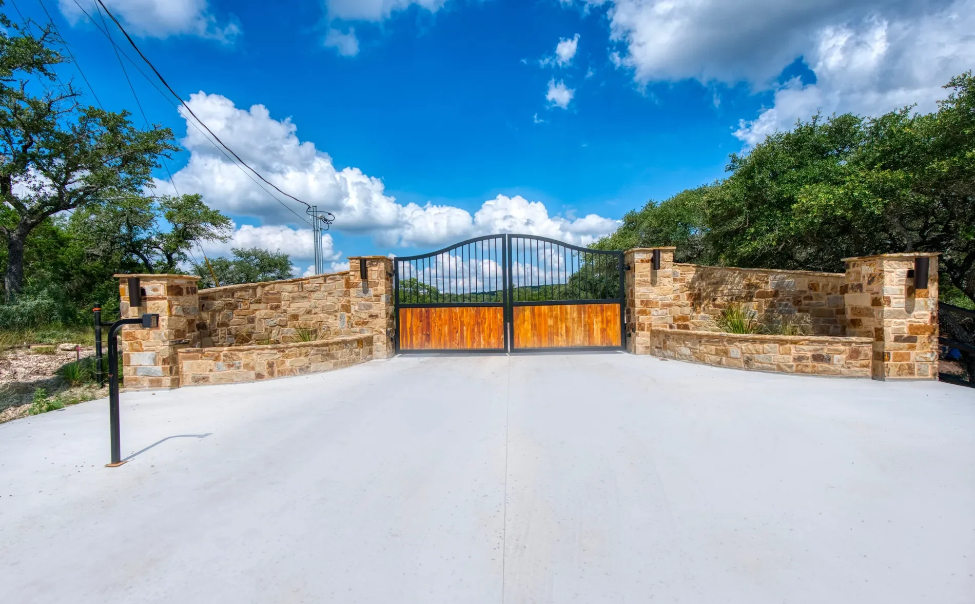 298 Table Rock , Helotes, TX 78023, Helotes, Texas, United States. - Photo 2