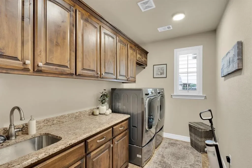 5631 Limestone Lane, Midlothian, TX 76065, Midlothian, Texas, United States. - Photo 19