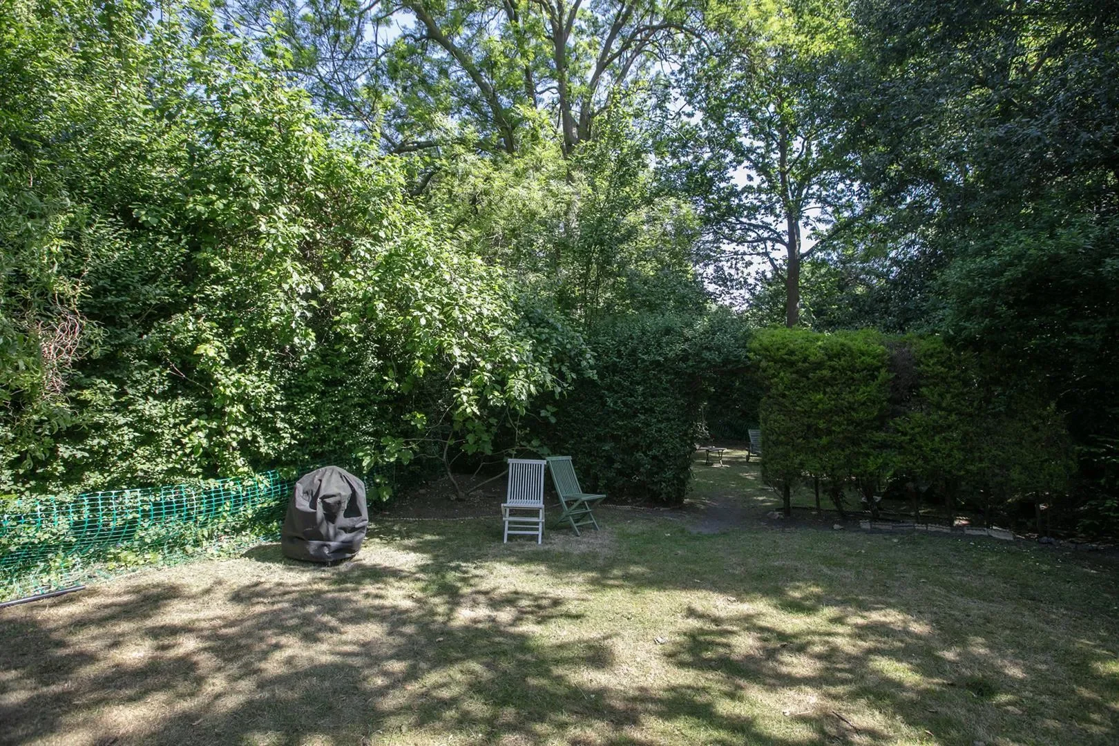 Exterior photo 8