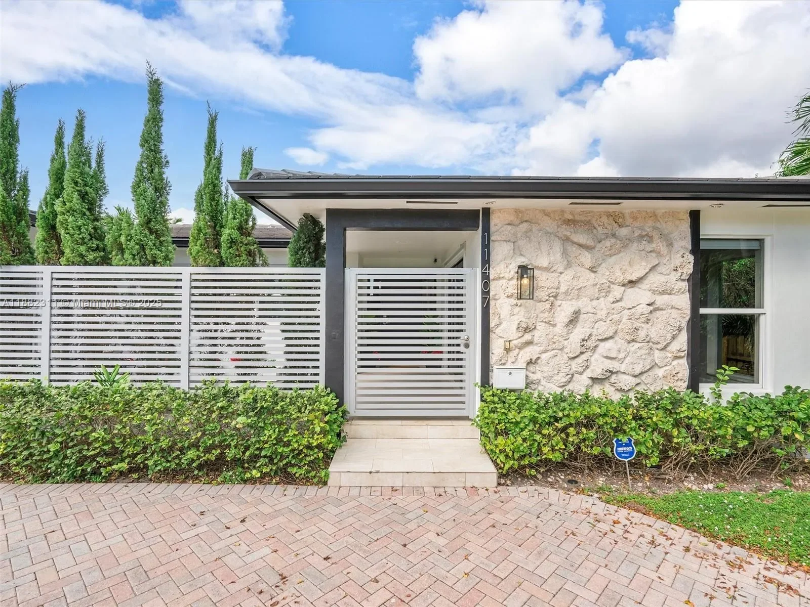 11407 N Bayshore Dr, North Miami, FL 33181, North Miami Beach, Florida, United States. - Photo 34