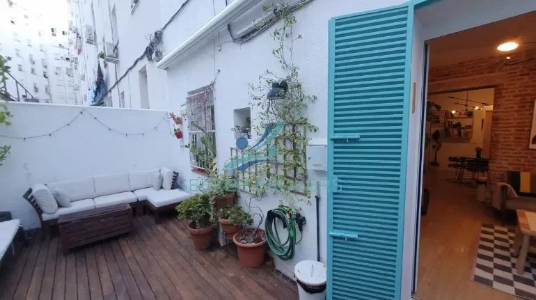 Exterior photo 2
