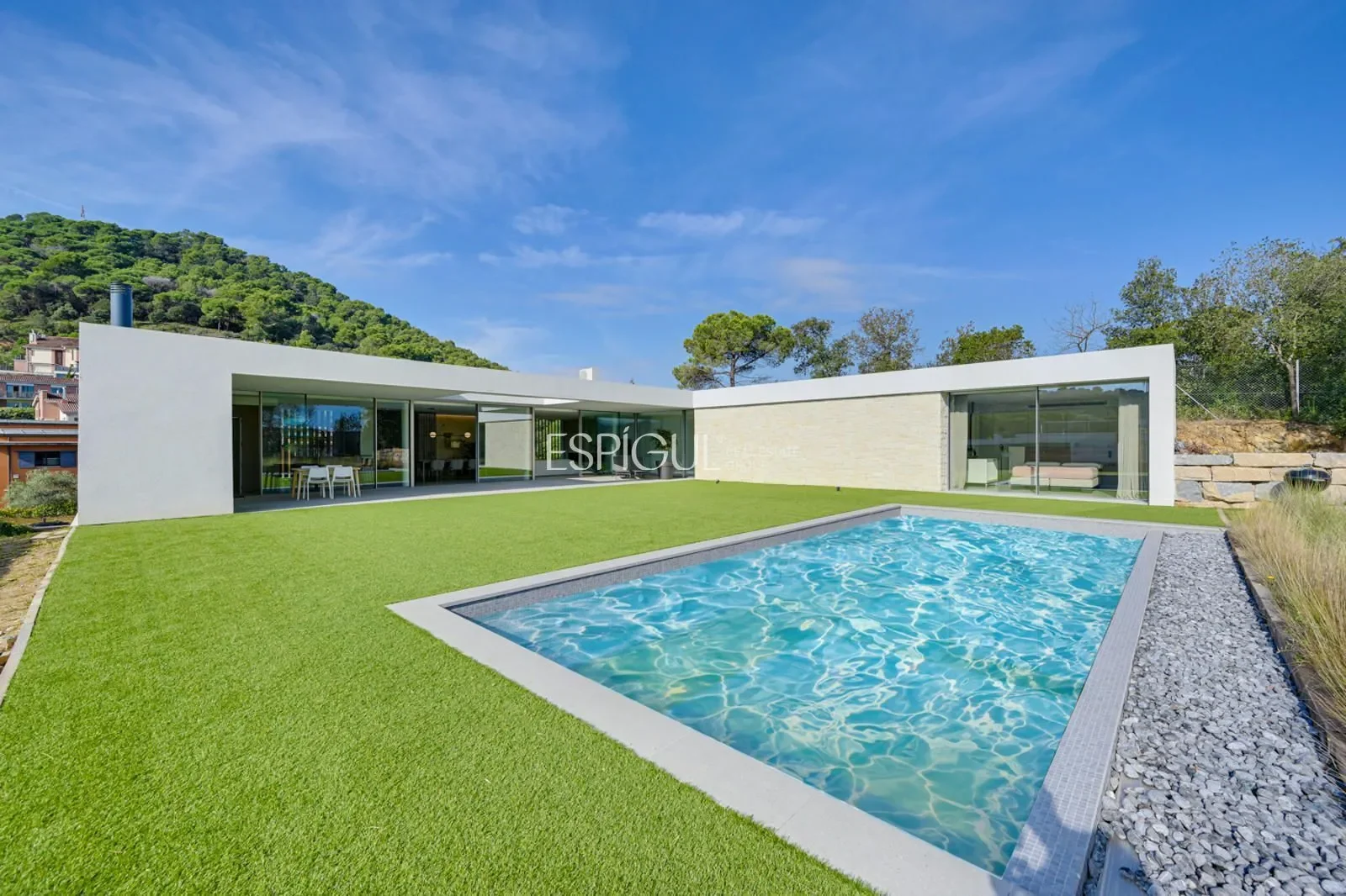 Exterior photo 12