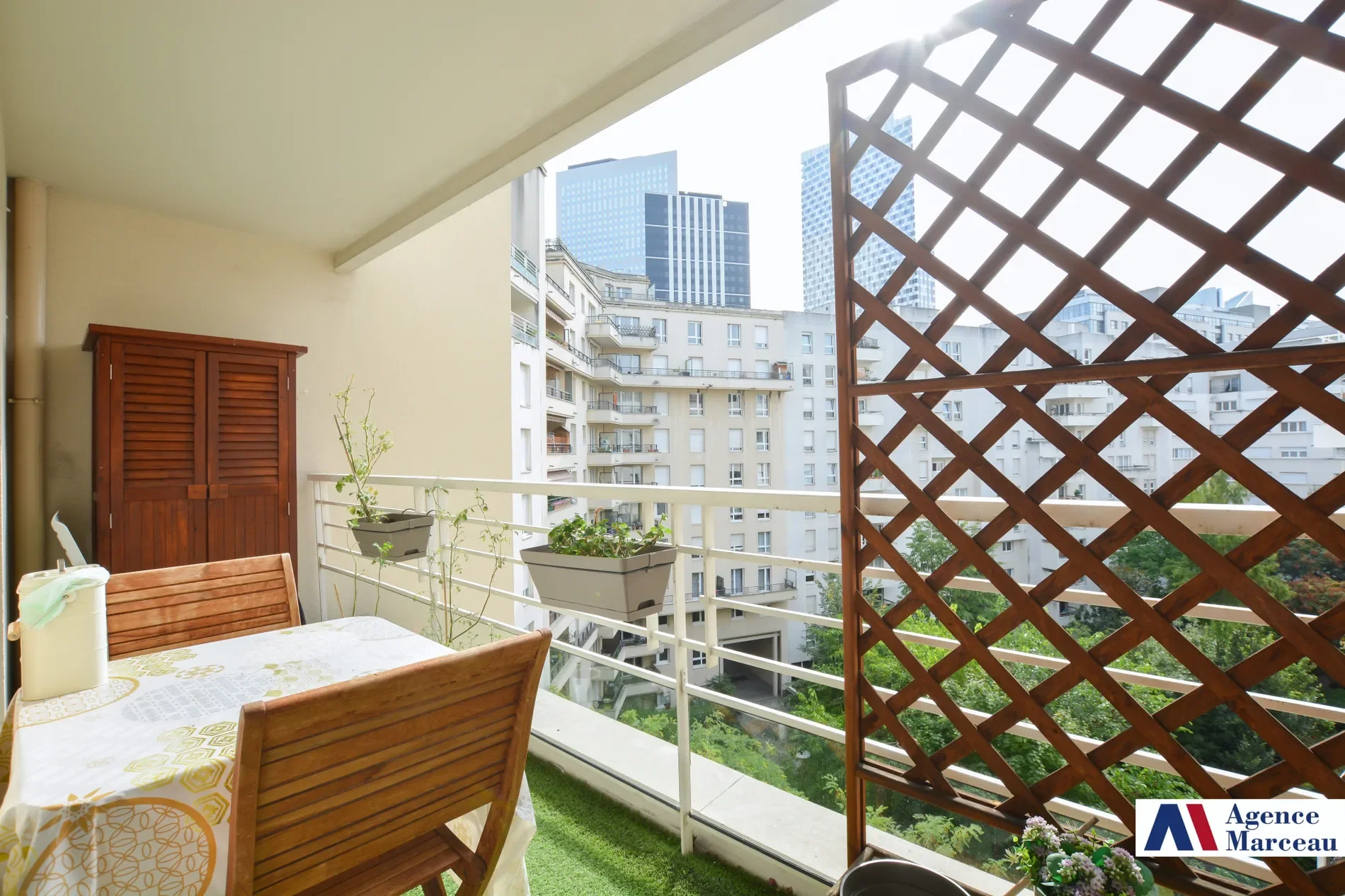 Exterior photo 2