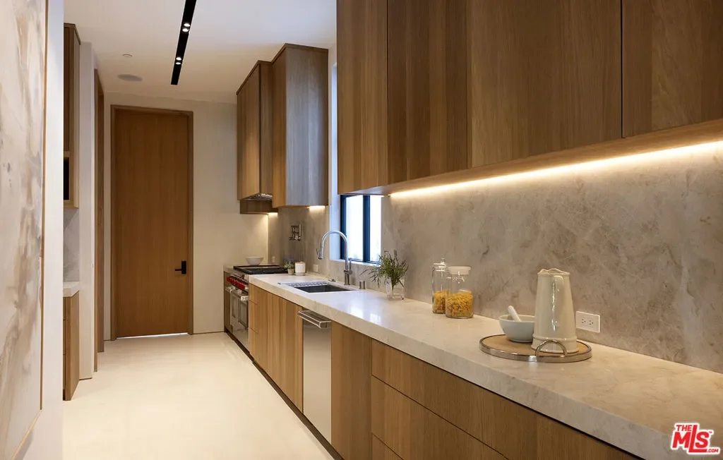 1165 Somera Road, Los Angeles, California, United States. - Photo 8