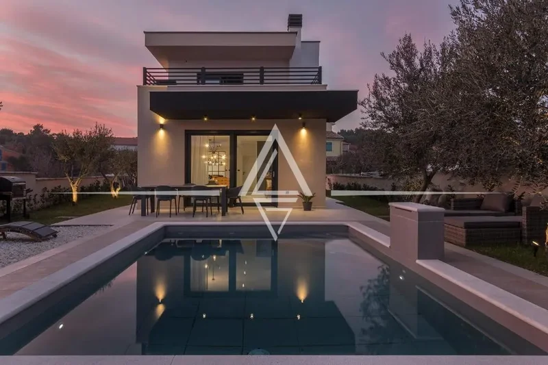 Premantura, Medulin: Luxurious sea-view villa with private pool