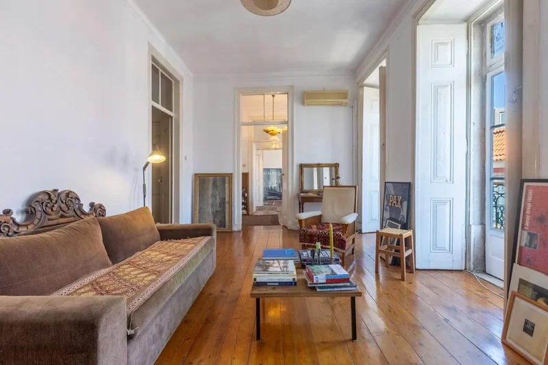 Flat, 3 Bedrooms, For Sale