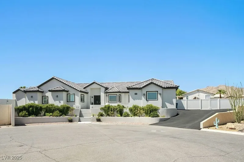 5865 Egan Crest Drive, Las Vegas, Nevada, United States. - Photo 77