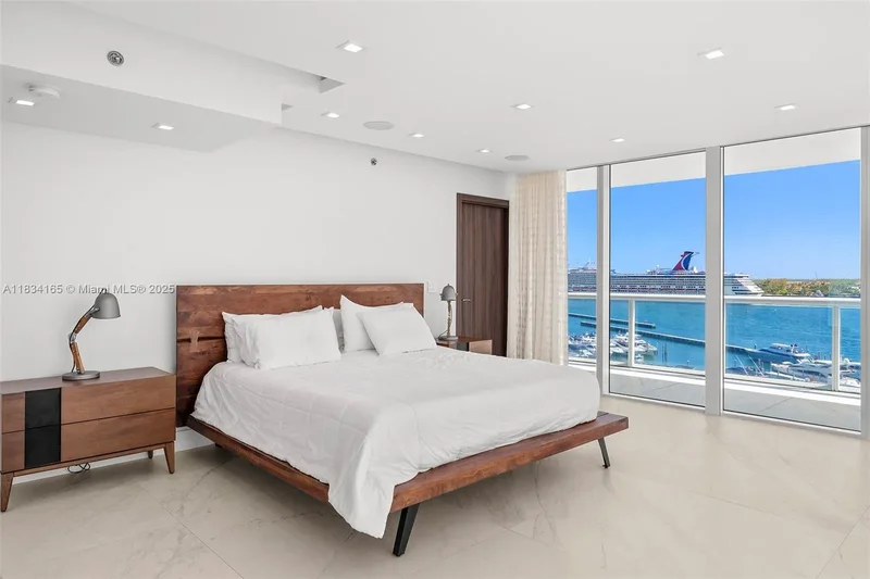 450 Alton Rd 901-902, Miami Beach, Florida, United States. - Photo 40