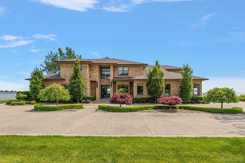 8349 Dixie Highway, Ira Township, MI 48023, 48166, Michigan, United States. - Photo 4