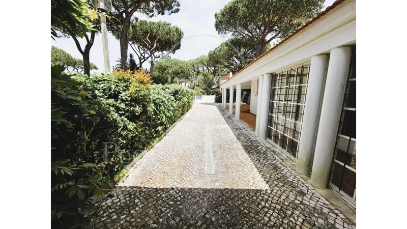 Cascais e Estoril, Lisbon, Portugal. - Photo 6