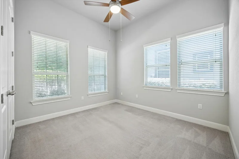 9400 Bayshore BND, Austin, Texas, United States. - Photo 9