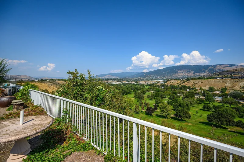 305 Country Estate Place, Vernon, BC V1B 2W7, Vernon, British Columbia, Canada. - Photo 5
