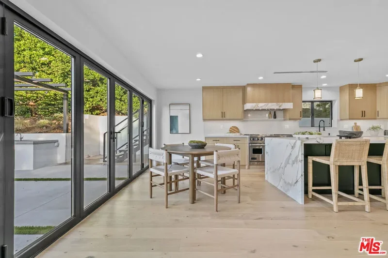 18101 Green Meadow Drive, Los Angeles, California, United States. - Photo 13