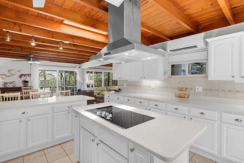351 5th Street, Key Colony, FL 33051, Key Largo, Florida, United States. - Photo 12
