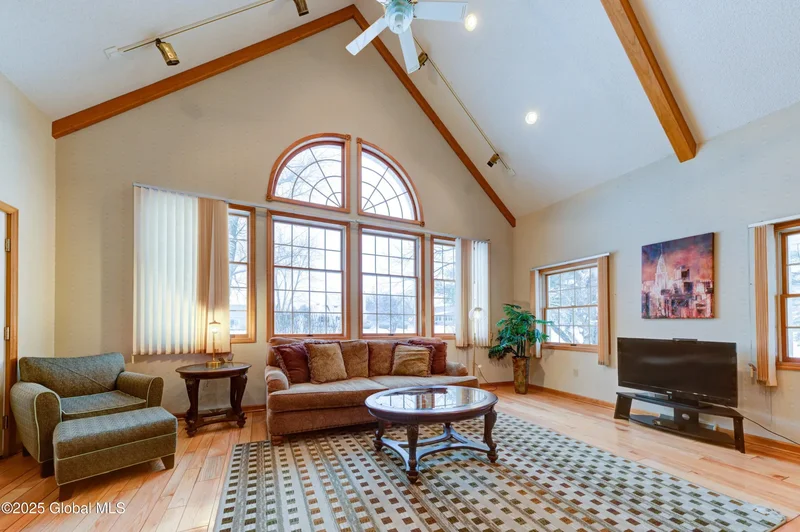 9 University Place, Amsterdam, NY 12010, Amsterdam, New York, United States. - Photo 33