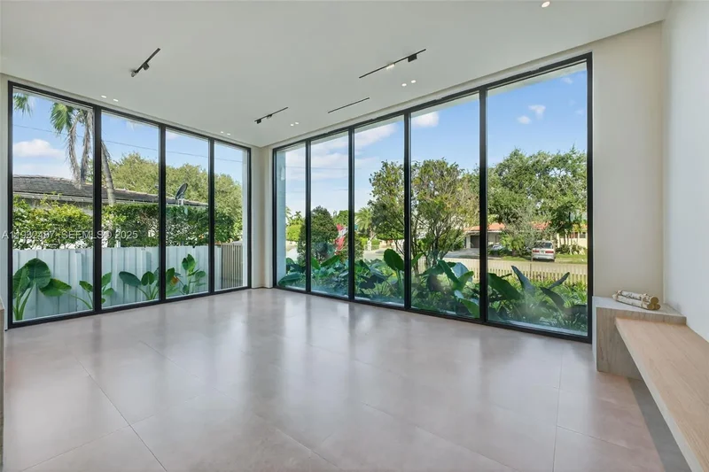 830 Oriole Ave, Miami Springs, Florida, United States. - Photo 5