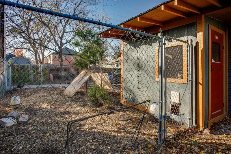 115 S Rosemont Avenue, Dallas, Texas, United States. - Photo 40