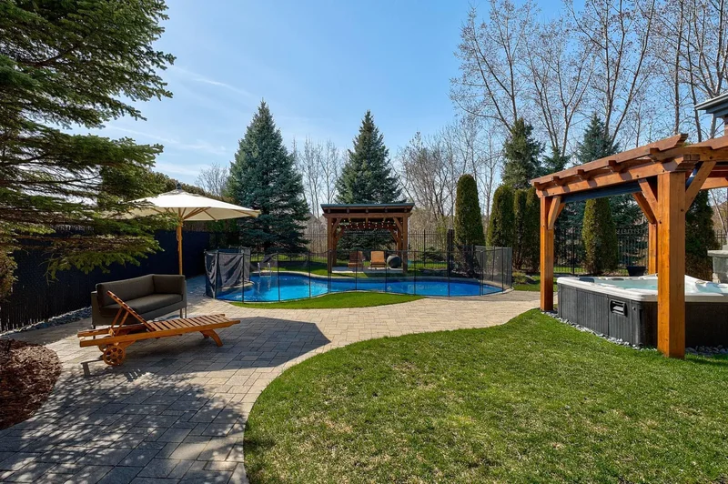 340 Rue des Roseaux, Laval, Quebec, Canada. - Photo 11