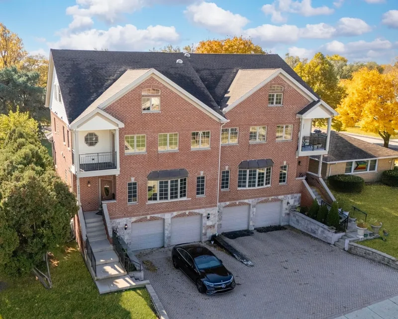 5533 LINCOLN Avenue, Morton Grove, Illinois, United States. - Photo 30