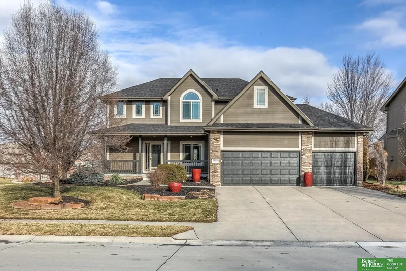 4 Bedrooms Single Family Detached