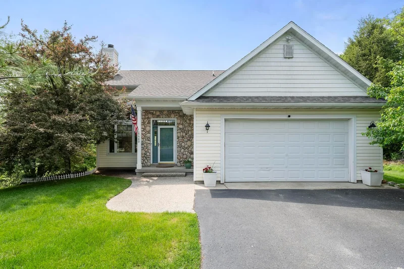 6680 Hillside Drive, Harbor Springs, MI 49740, Wequetonsing, Michigan, United States. - Photo 8