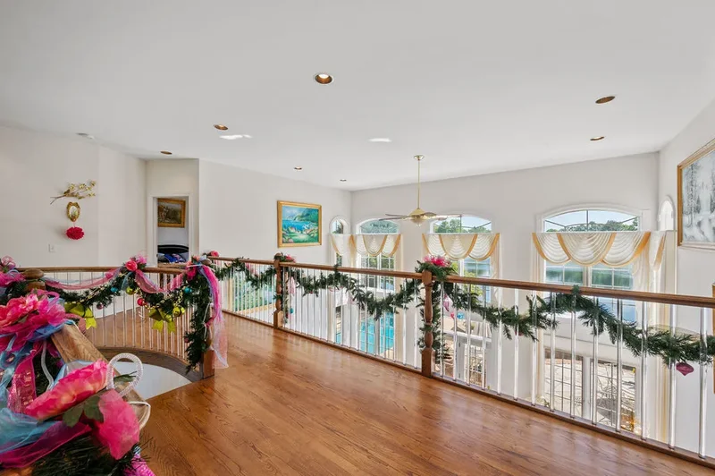 28951 Forest Lake Lane, Libertyville, Illinois, United States. - Photo 18