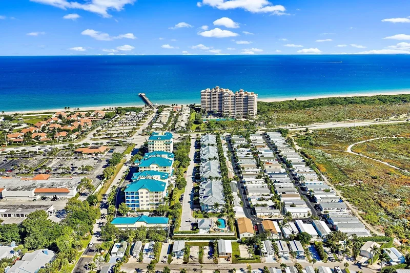 138 Ocean Breeze Drive, North Palm Beach, Florida, United States. - Photo 32