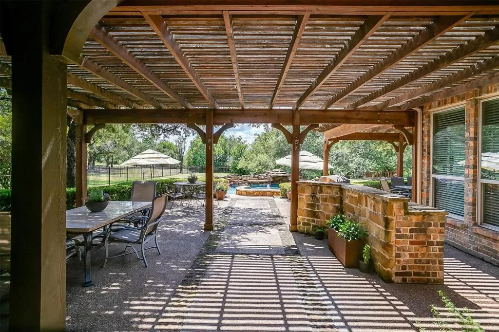 9549 Dickson Road, Fort Worth, Texas, United States. - Photo 28