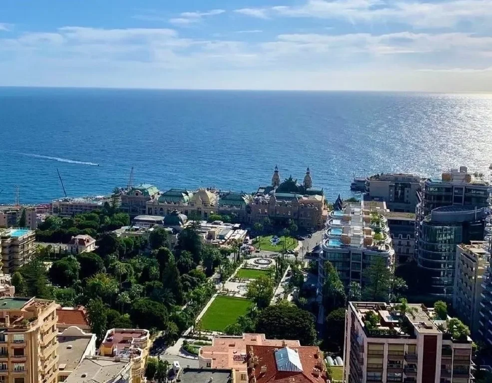 BEAUTIFUL APARTMENT CLOSE TO THE CASINO