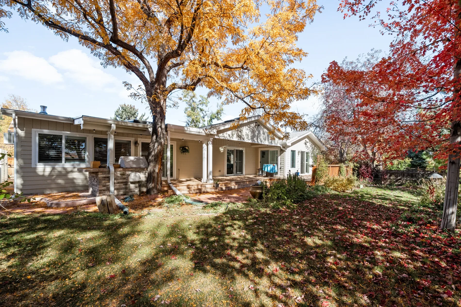 Exterior photo 1