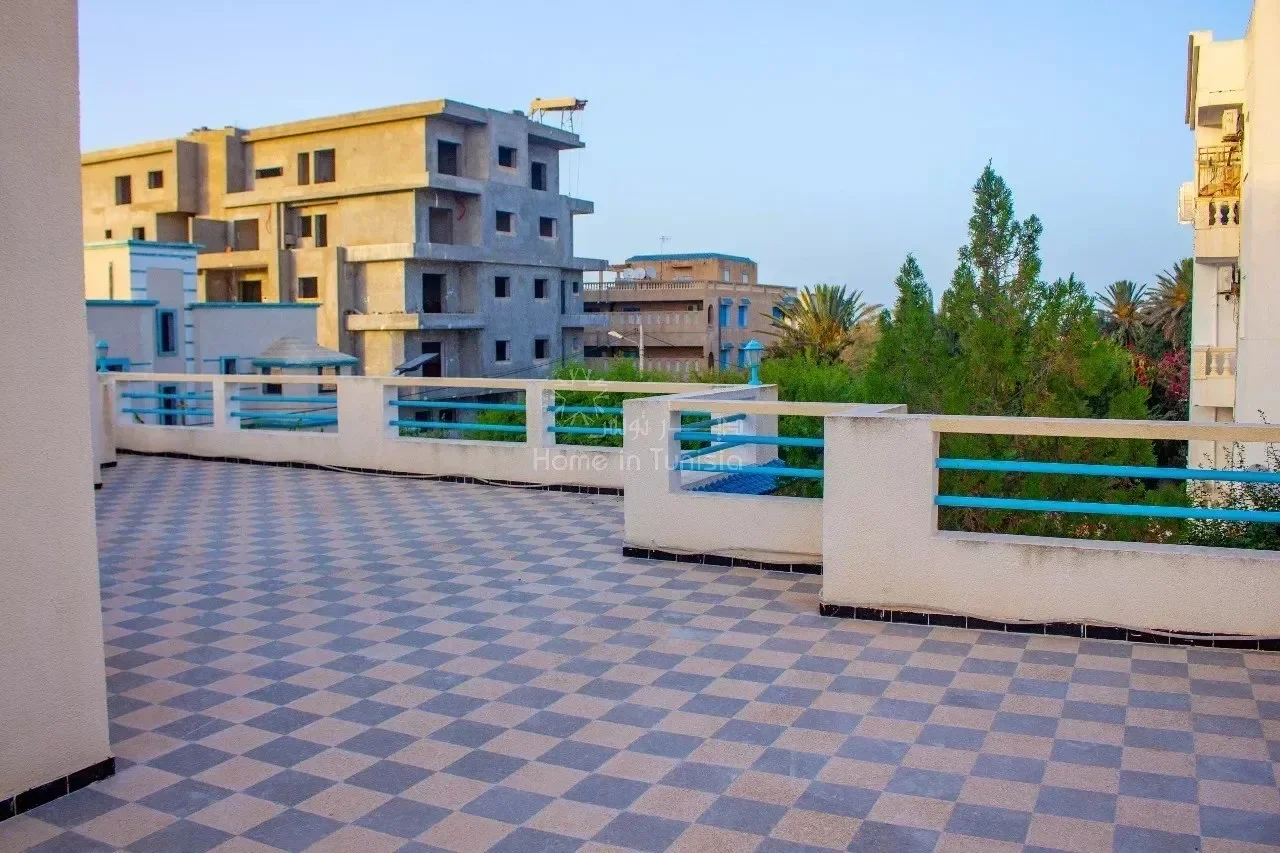Exterior photo 9