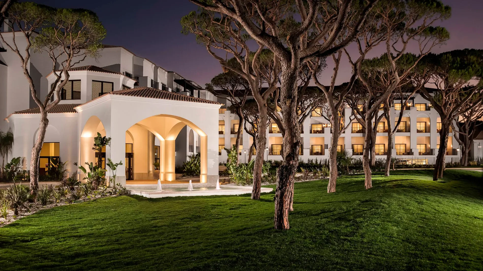Exterior photo 4