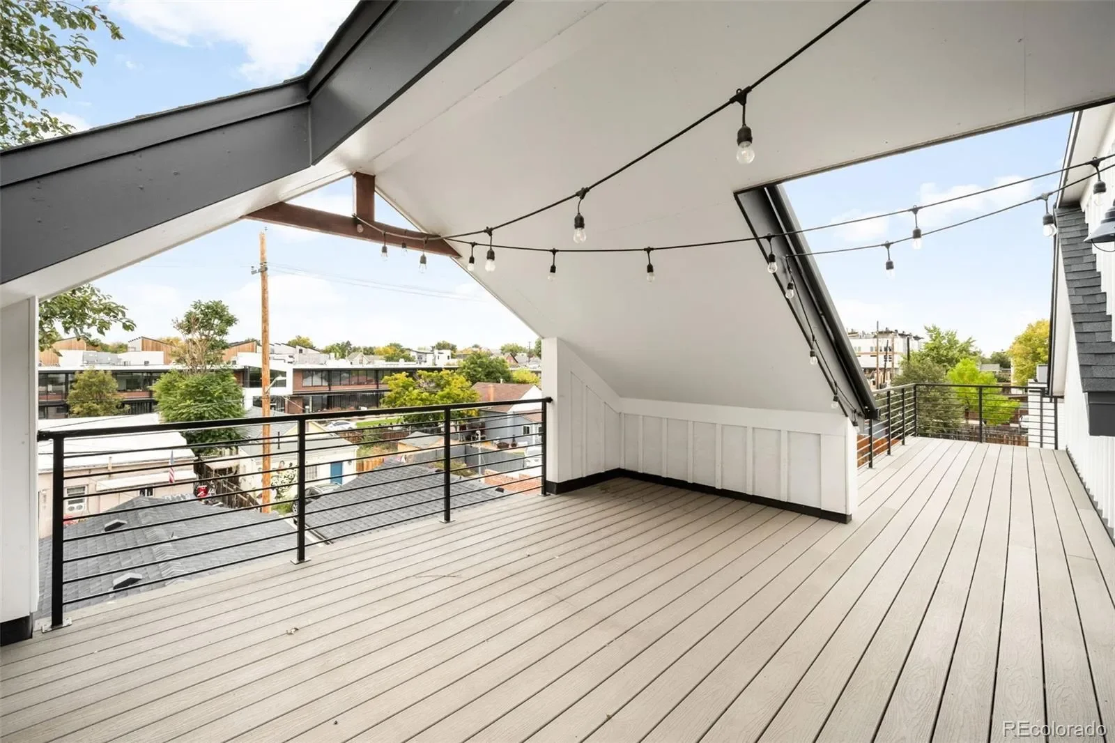 Exterior photo 6