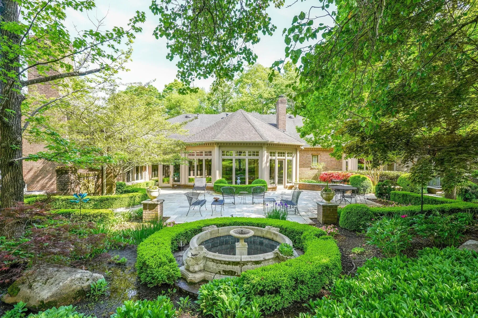6420 E Valley Ct , Nashville, TN 37205, Nashville, Tennessee, United States. - Photo 54