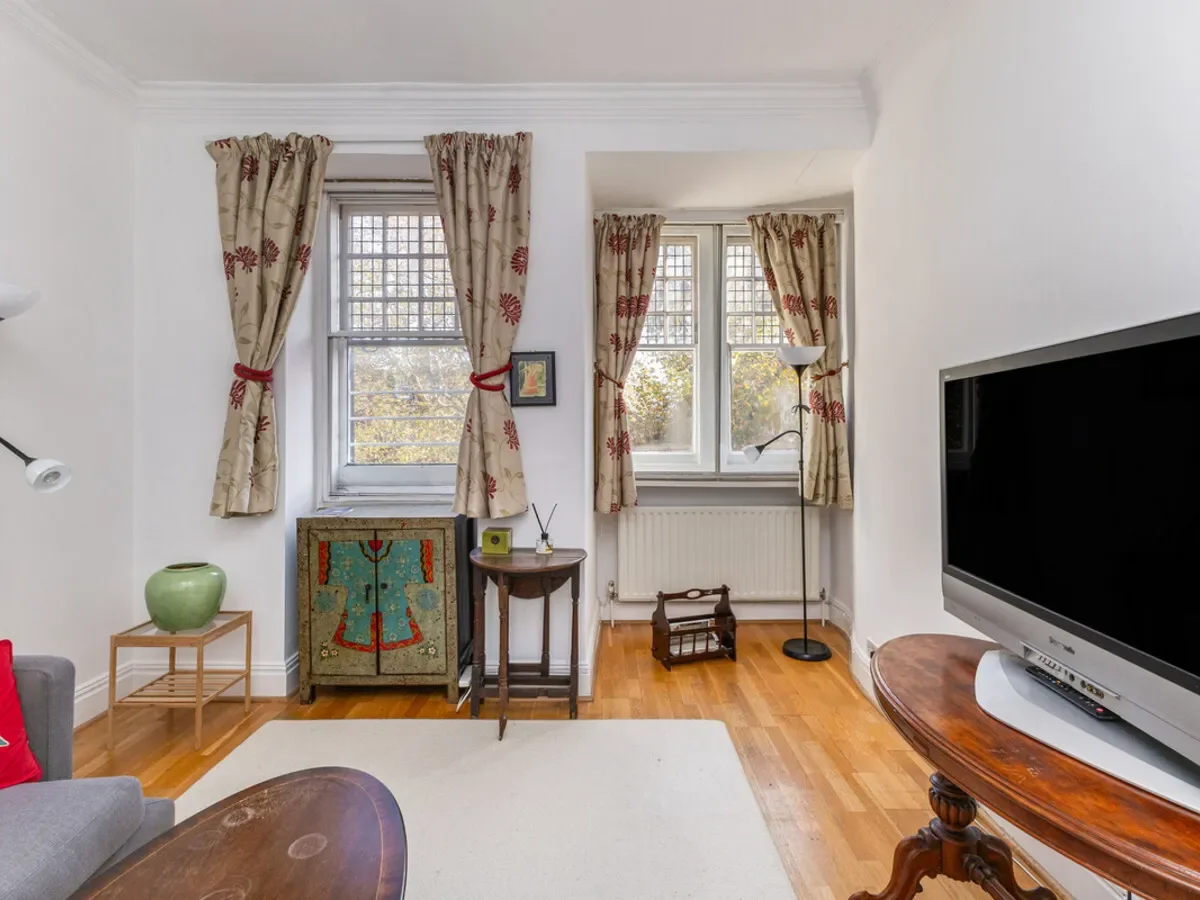 Lower Sloane Street, London, SW1W, London, England, United Kingdom. - Photo 3