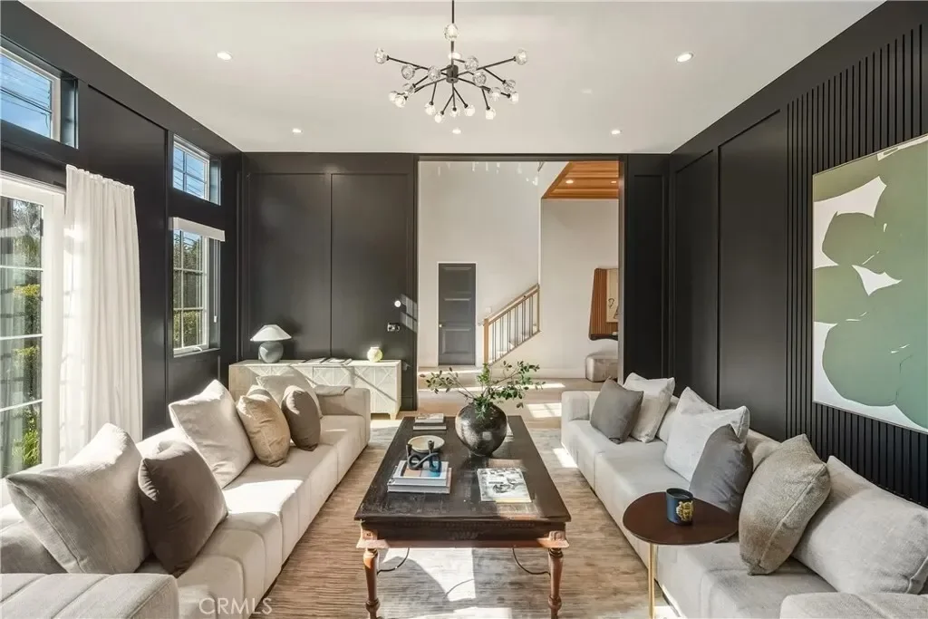 20511 Wells Drive, Los Angeles, California, United States. - Photo 7