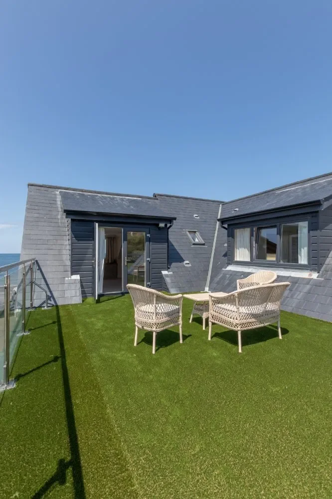 Exterior photo 5
