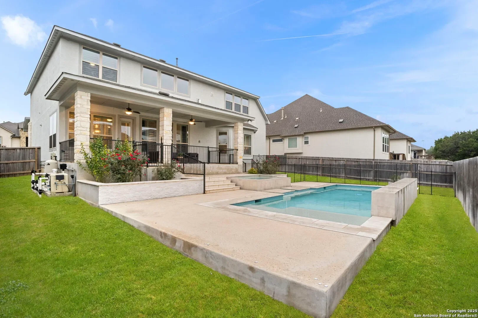 Exterior photo 6