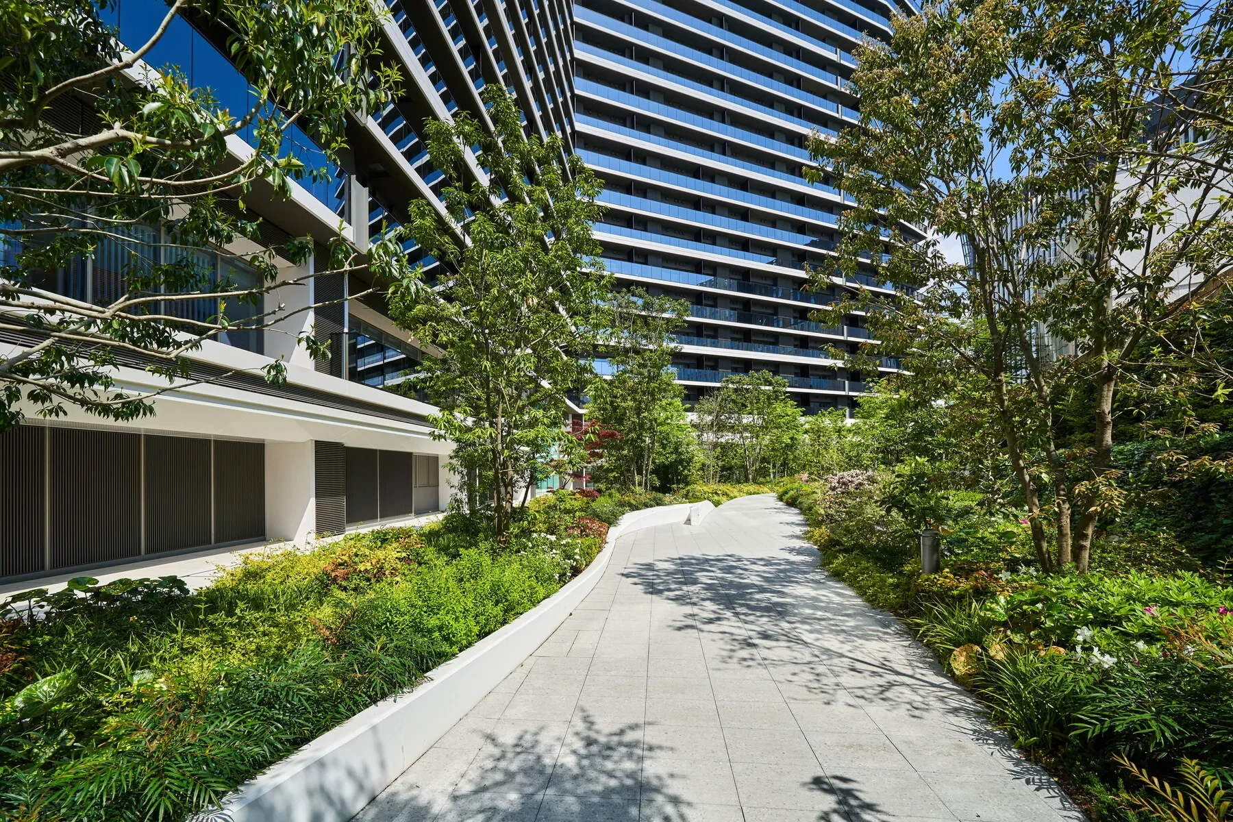 Exterior photo 2