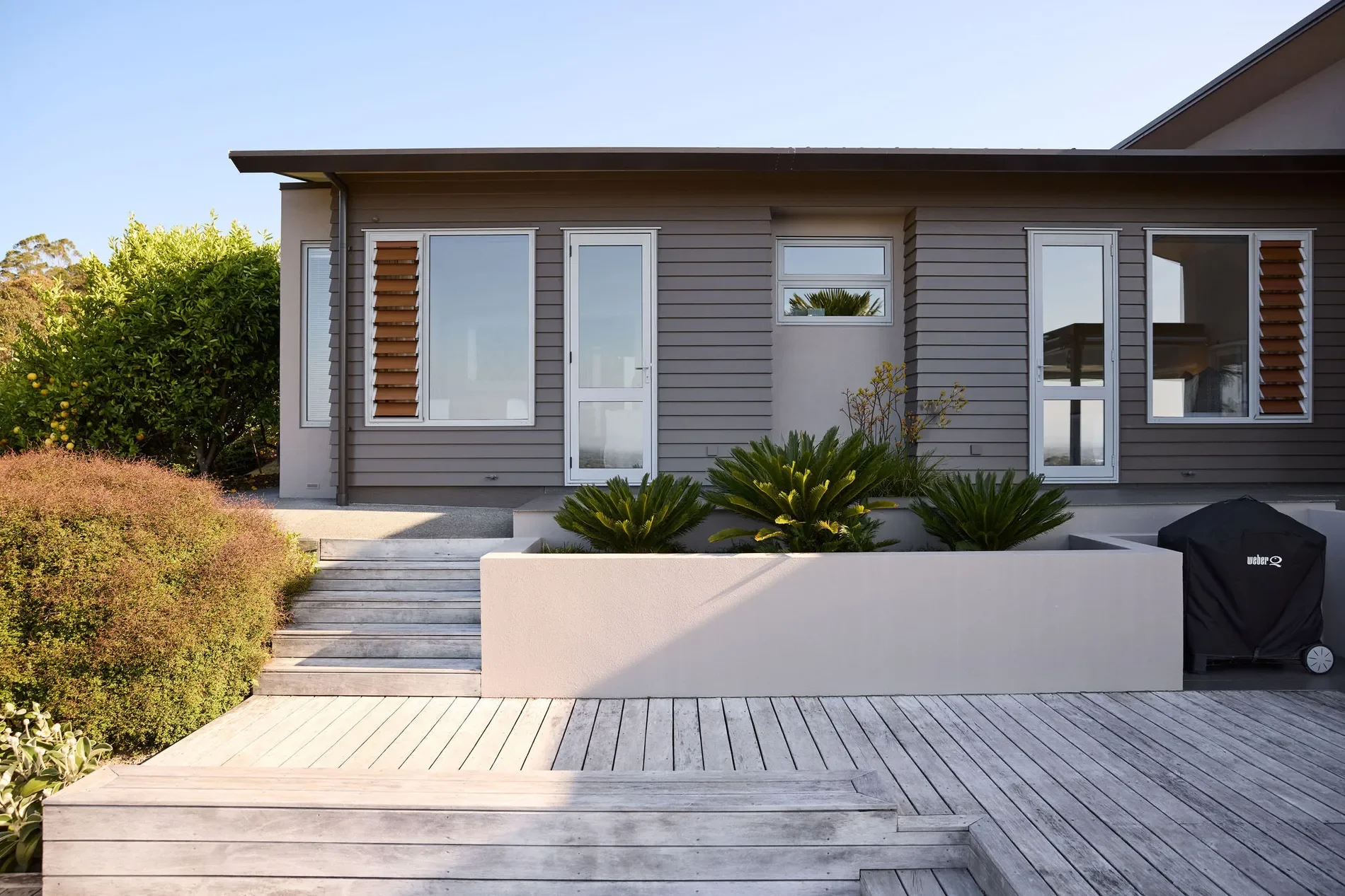 Exterior photo 6