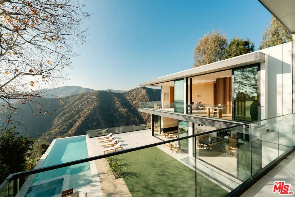 1149 Linda Flora Drive, Los Angeles, California, United States. - Photo 2