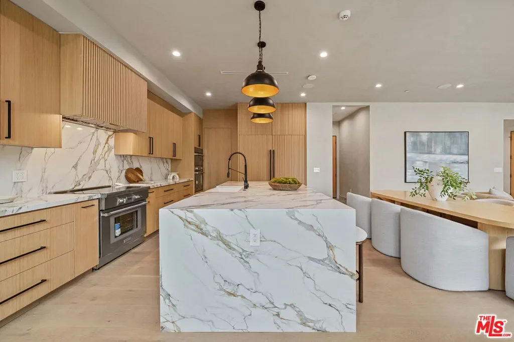 11317 Valley Spring Lane, Los Angeles, California, United States. - Photo 22